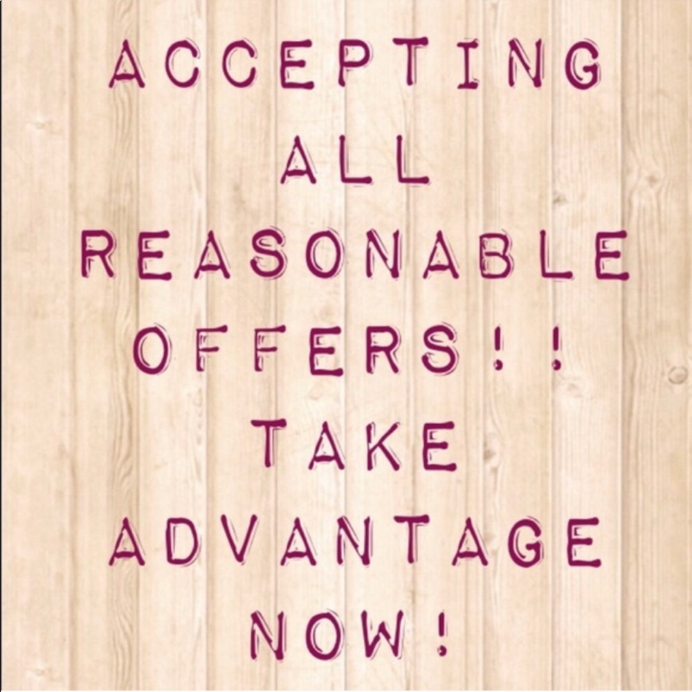 ACCEPTING REASONABLE OFFERS !!! 🎉🎉🎉